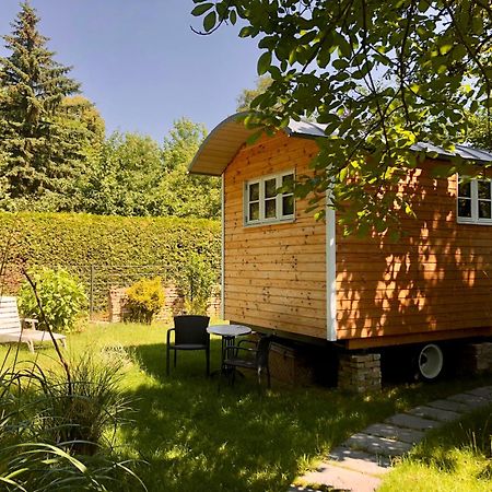 Zirkuswagen Mit Outdoor Whirlpool Und Garten Petershagen-Eggersdorf Esterno foto