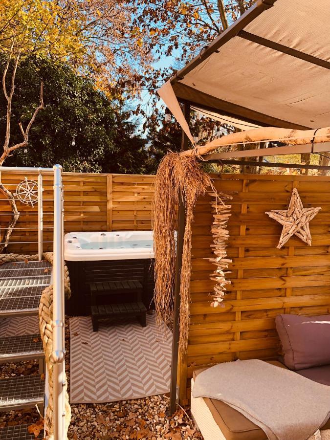 Zirkuswagen Mit Outdoor Whirlpool Und Garten Petershagen-Eggersdorf Esterno foto