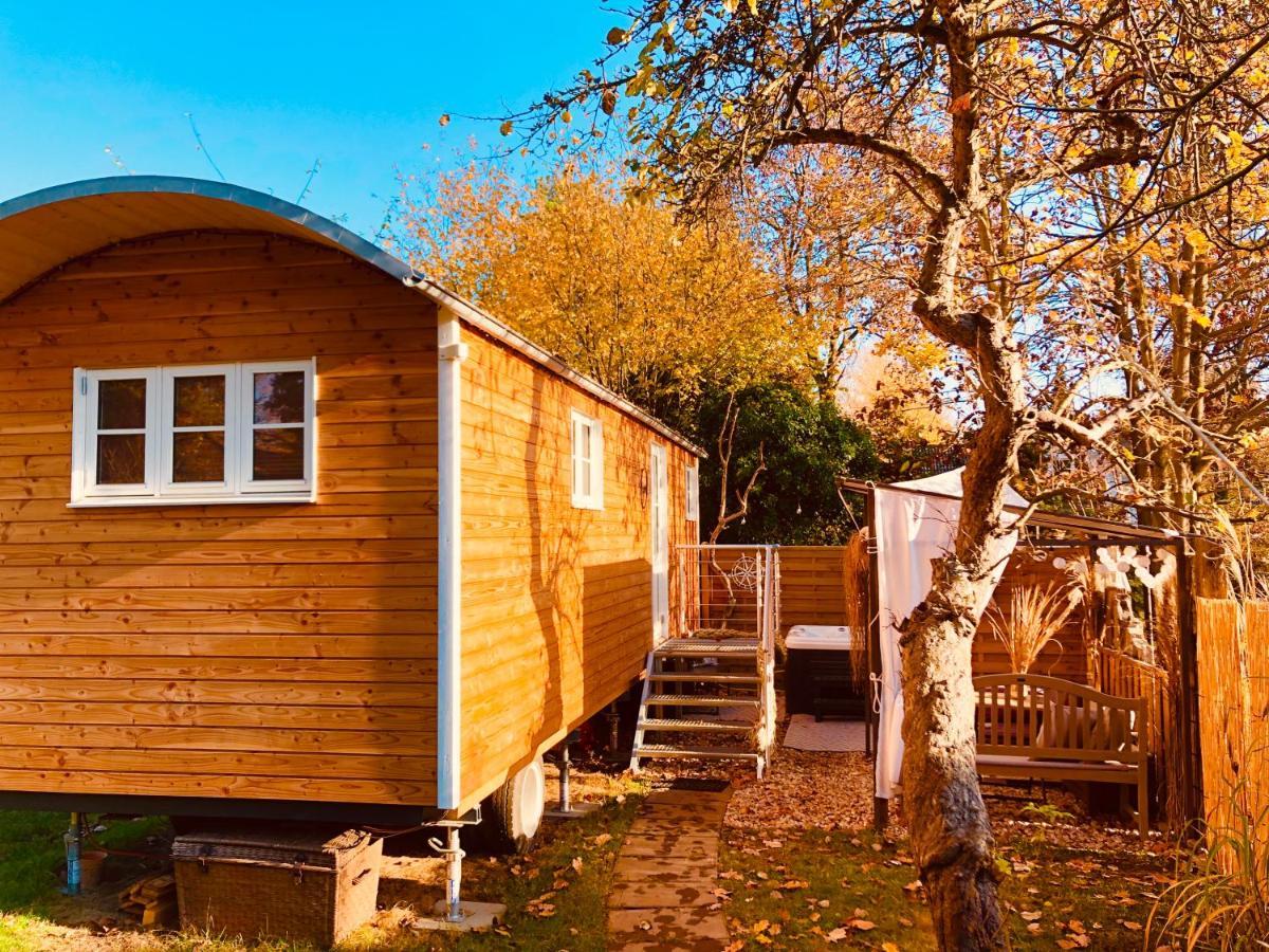 Zirkuswagen Mit Outdoor Whirlpool Und Garten Petershagen-Eggersdorf Esterno foto