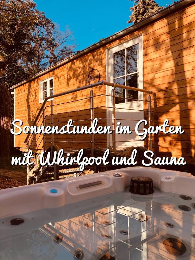 Zirkuswagen Mit Outdoor Whirlpool Und Garten Petershagen-Eggersdorf Esterno foto