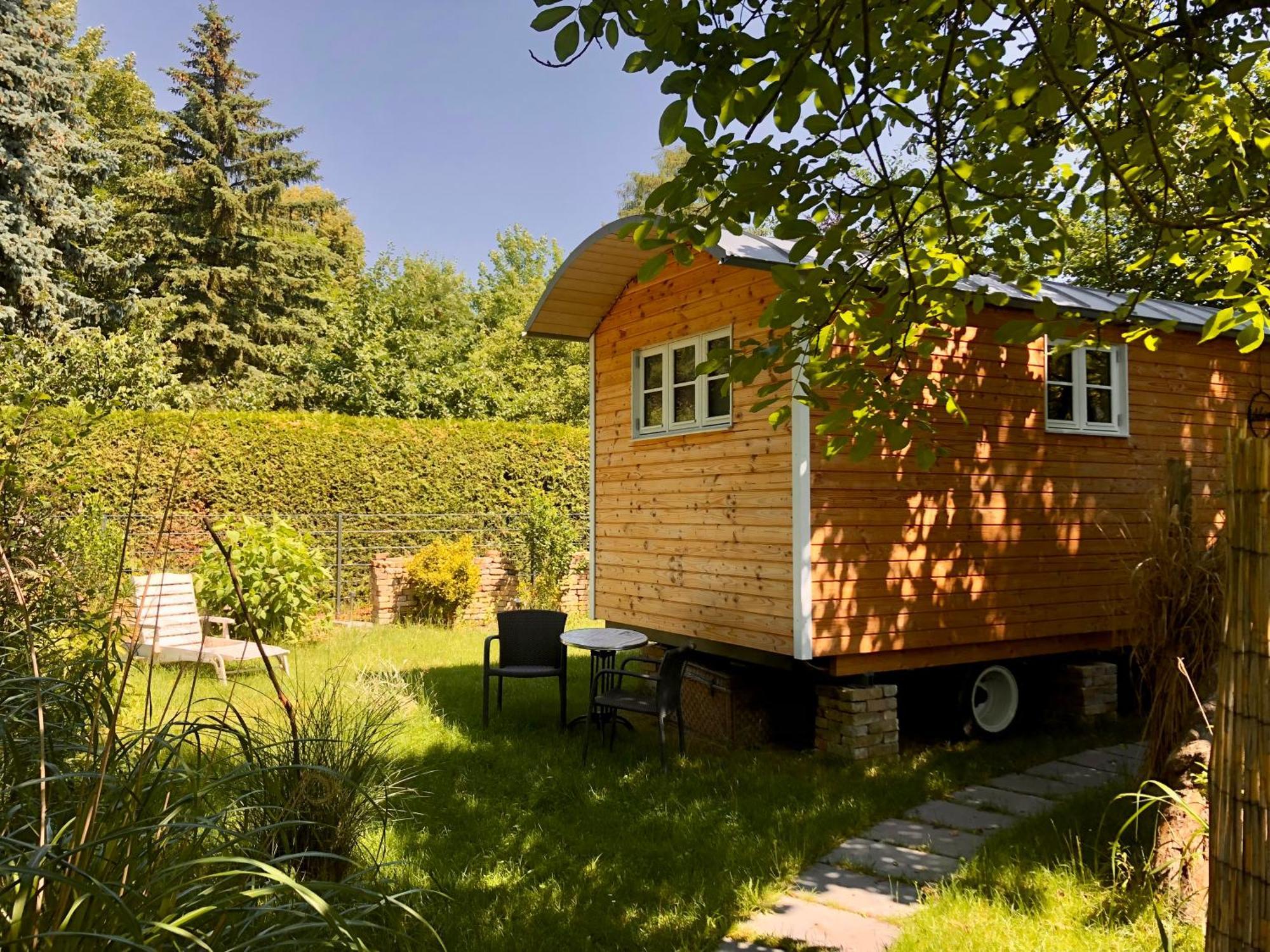 Zirkuswagen Mit Outdoor Whirlpool Und Garten Petershagen-Eggersdorf Esterno foto
